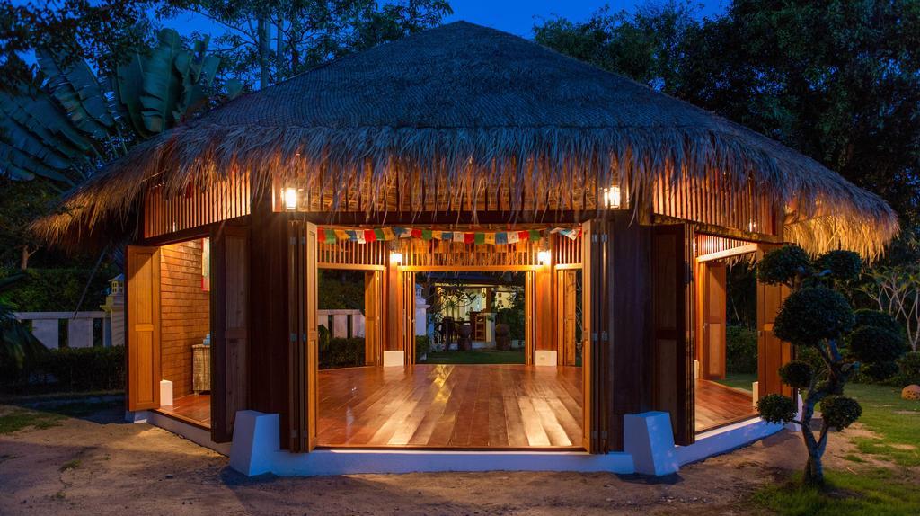 Easy Time Resort Laem Sai Beach Exteriör bild