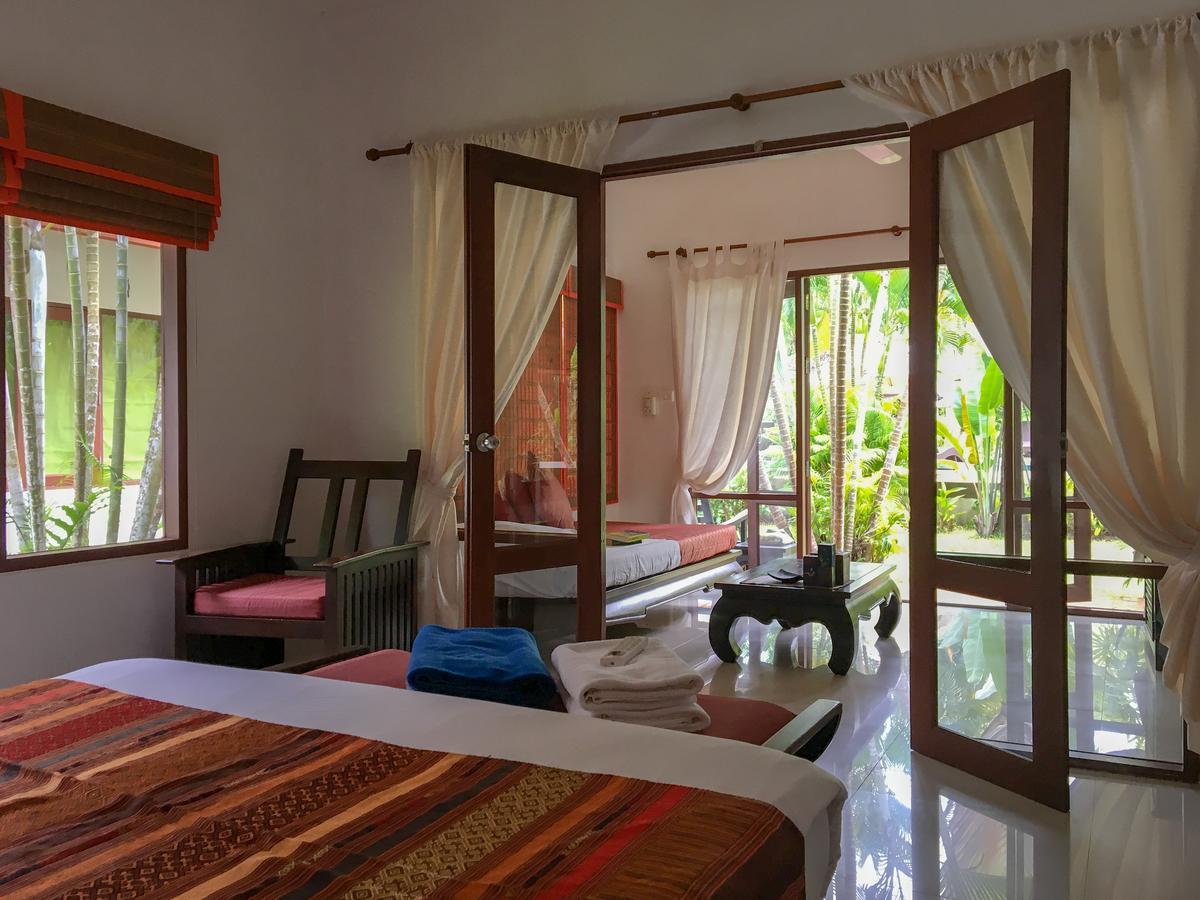 Easy Time Resort Laem Sai Beach Exteriör bild