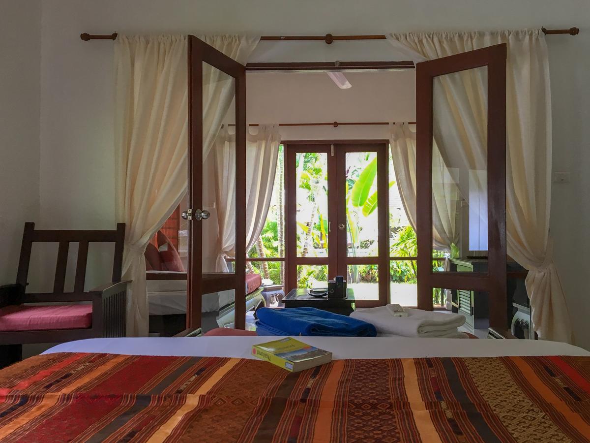 Easy Time Resort Laem Sai Beach Exteriör bild