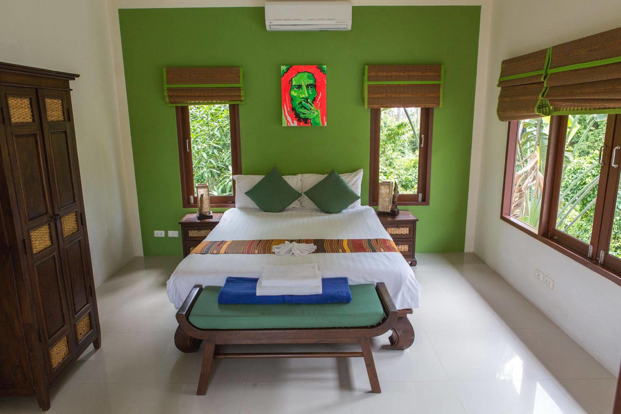 Easy Time Resort Laem Sai Beach Exteriör bild