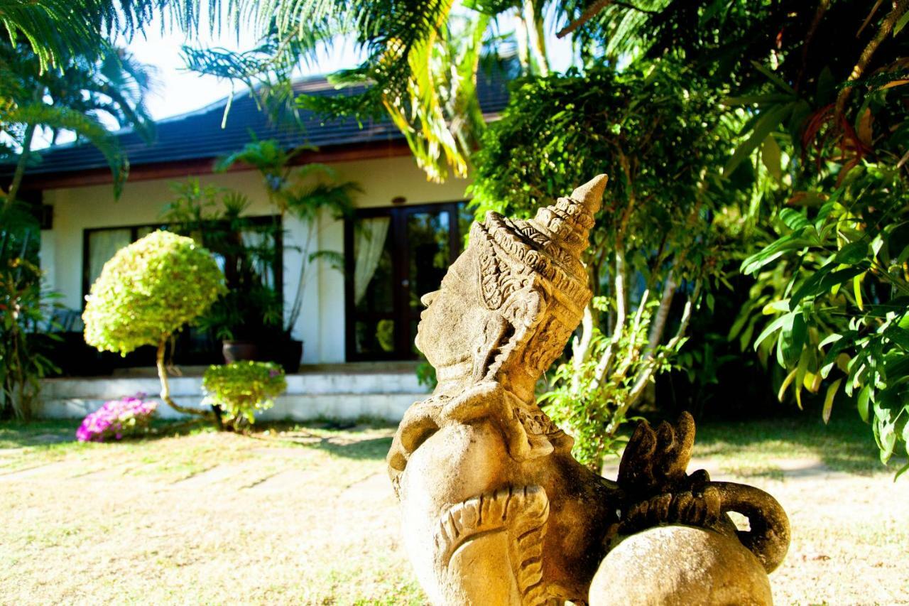 Easy Time Resort Laem Sai Beach Exteriör bild