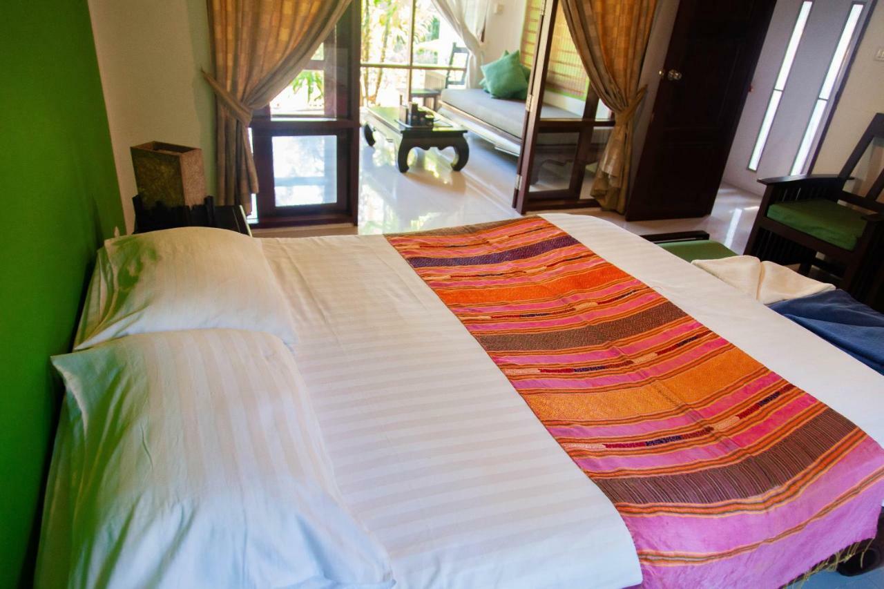 Easy Time Resort Laem Sai Beach Exteriör bild